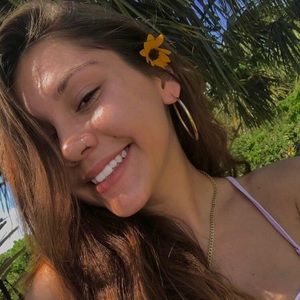 Meet your Posher, Chloe